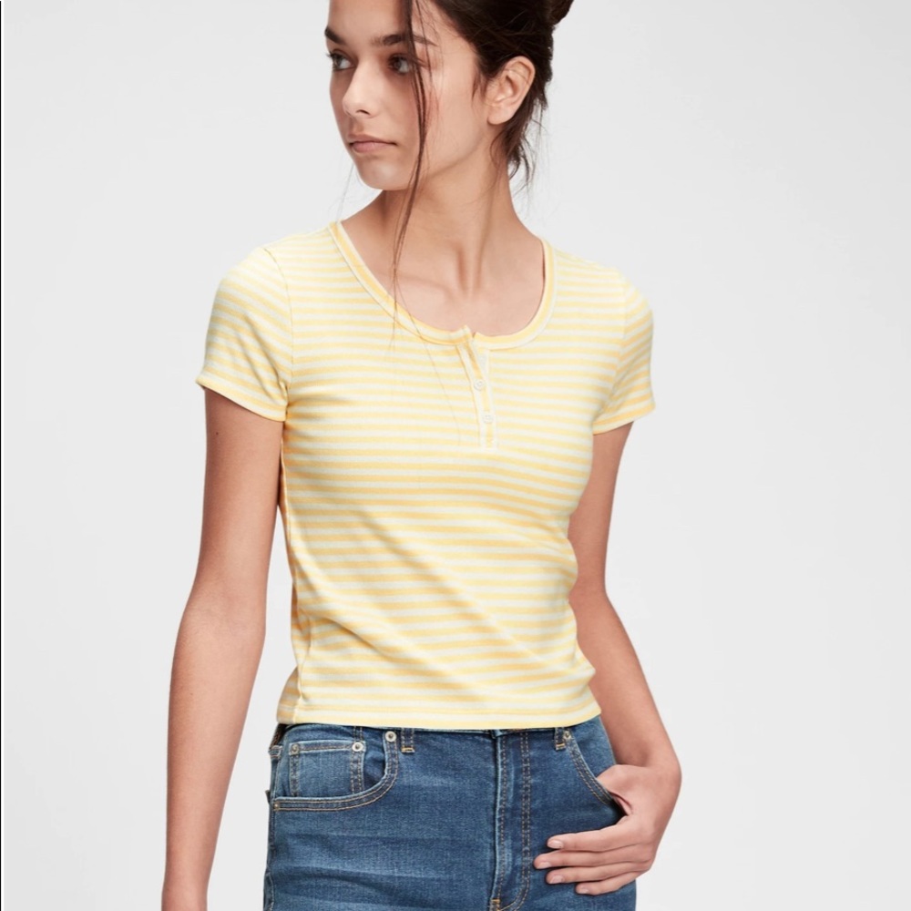 Gap tee